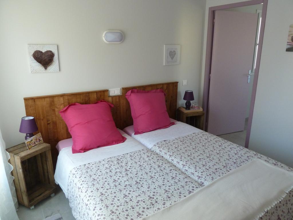 Gite Des Monges Sisteron Habitación foto