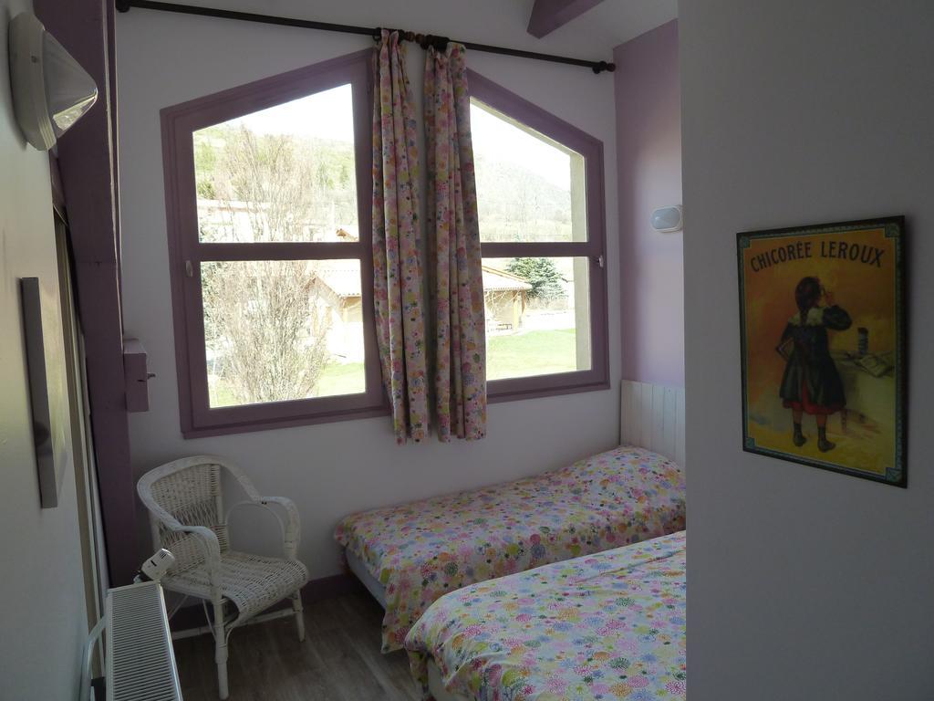 Gite Des Monges Sisteron Habitación foto