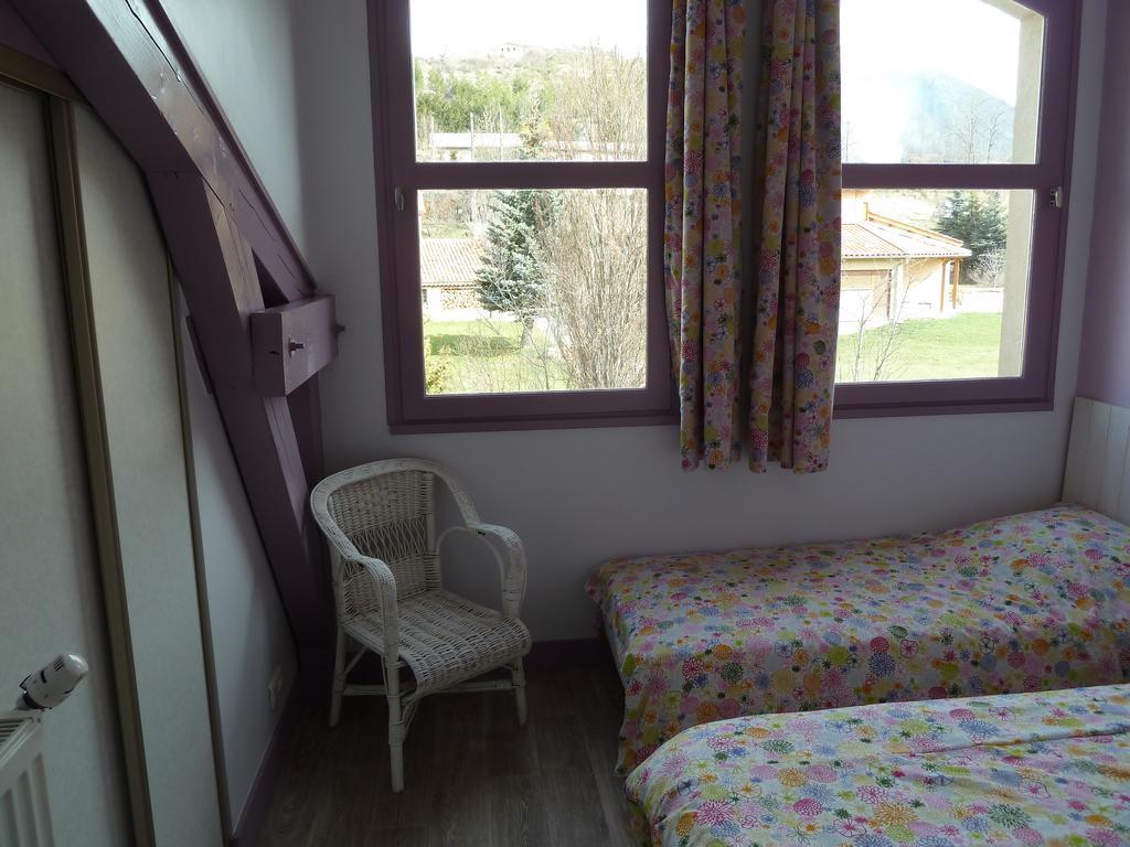 Gite Des Monges Sisteron Habitación foto